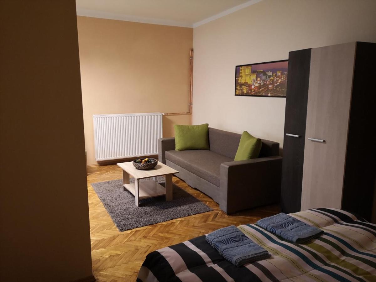 Veva Apartman - Eger Magánszálláshely Esterno foto