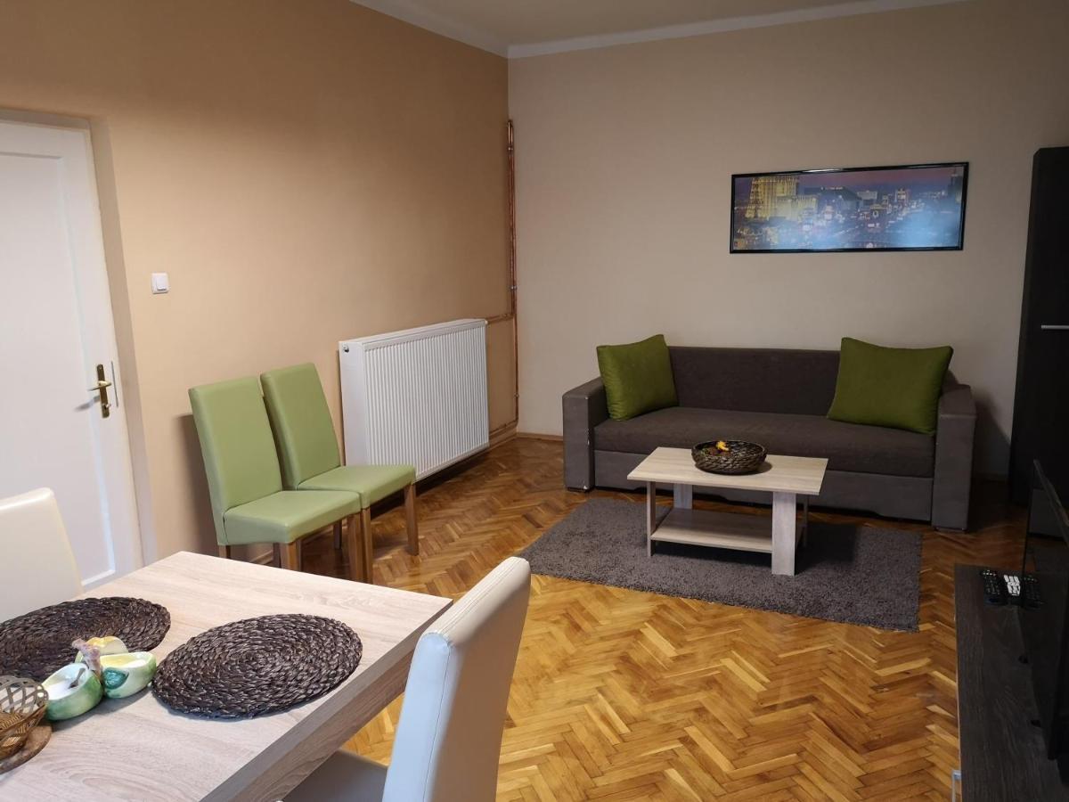Veva Apartman - Eger Magánszálláshely Esterno foto