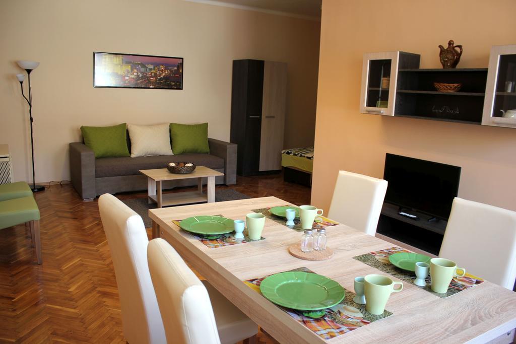 Veva Apartman - Eger Magánszálláshely Esterno foto