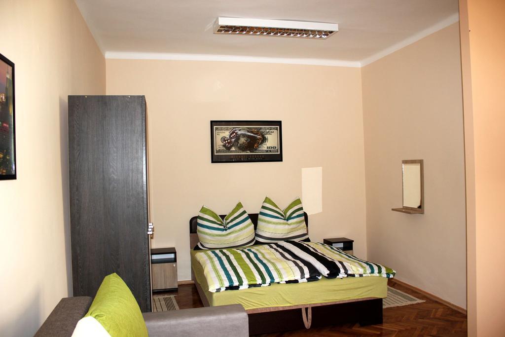 Veva Apartman - Eger Magánszálláshely Esterno foto